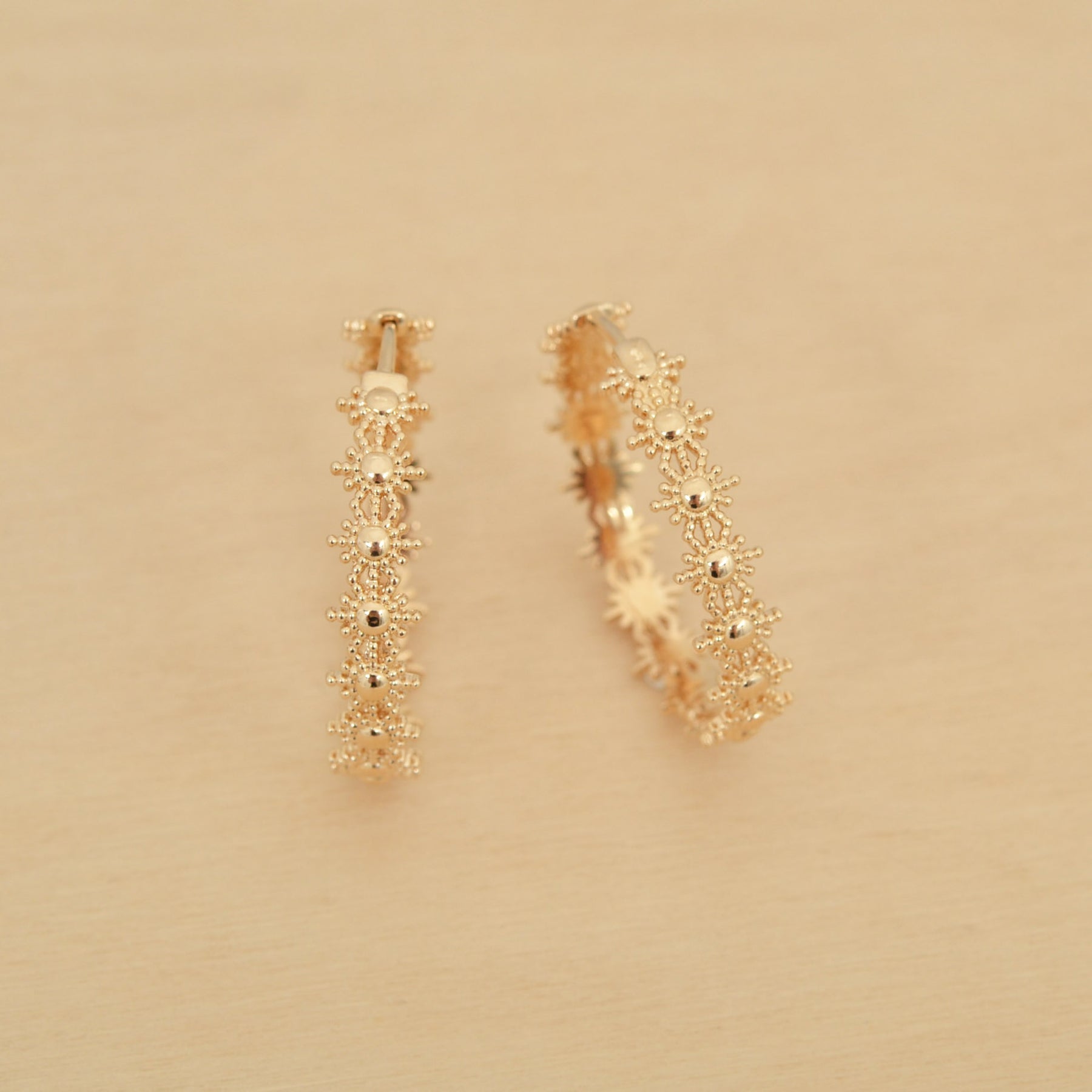 Boucles d'oreille COMÈTE créoles (grandes) - plaqué or