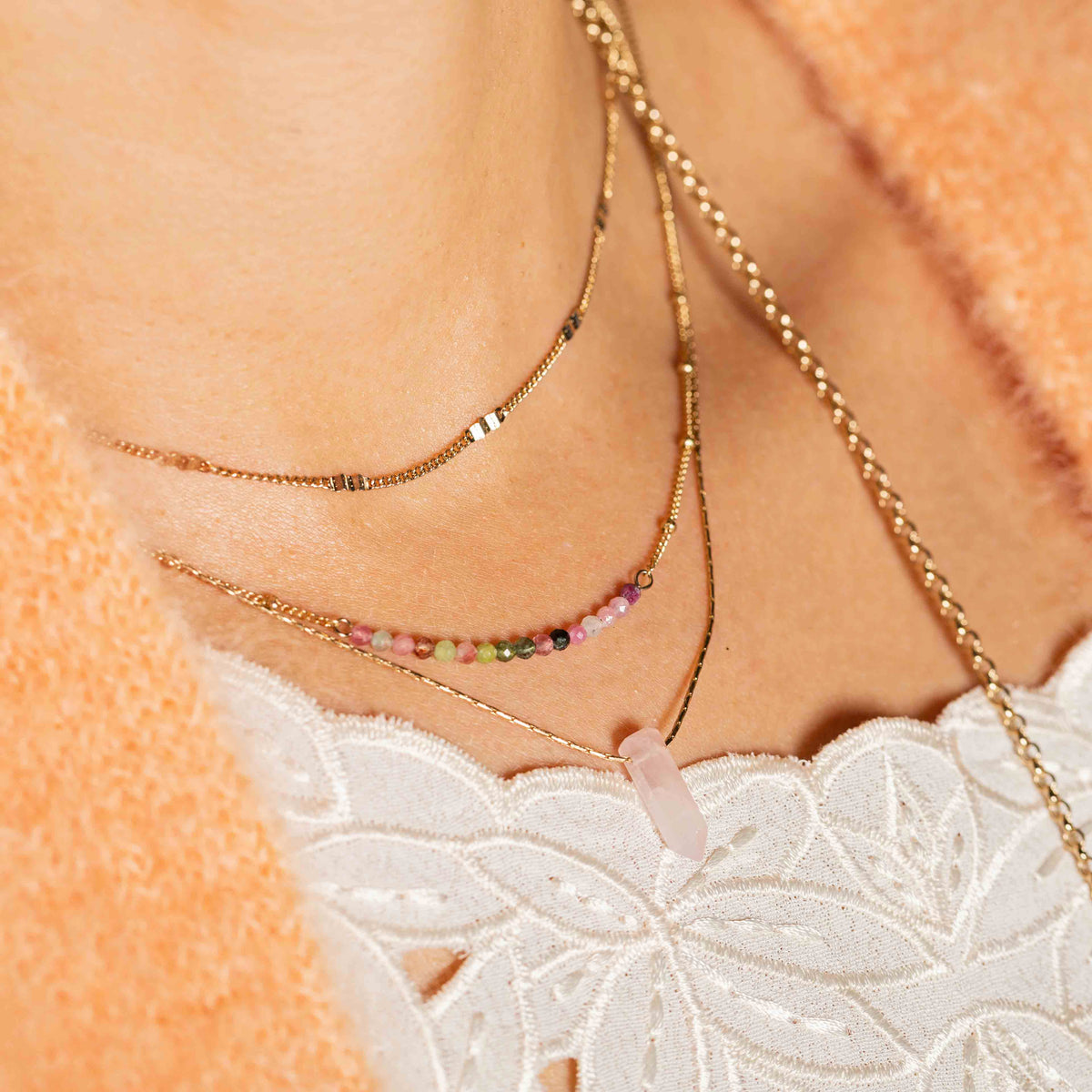 Collier GEMME - plaqué à l'or fin 24 carats & quartz rose - Bijoux fantaisie femme | Votre boutique en ligne de bijoux fantaisie - yukablanc