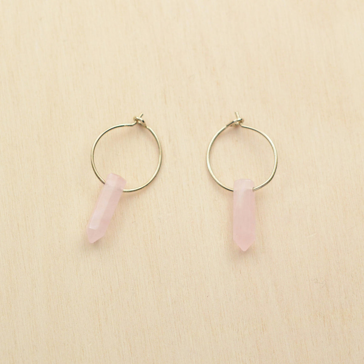 Boucles d'oreilles GEMME - plaqué à l'or fin 24 carats & quartz rose - Bijoux fantaisie femme | Votre boutique en ligne de bijoux fantaisie - yukablanc