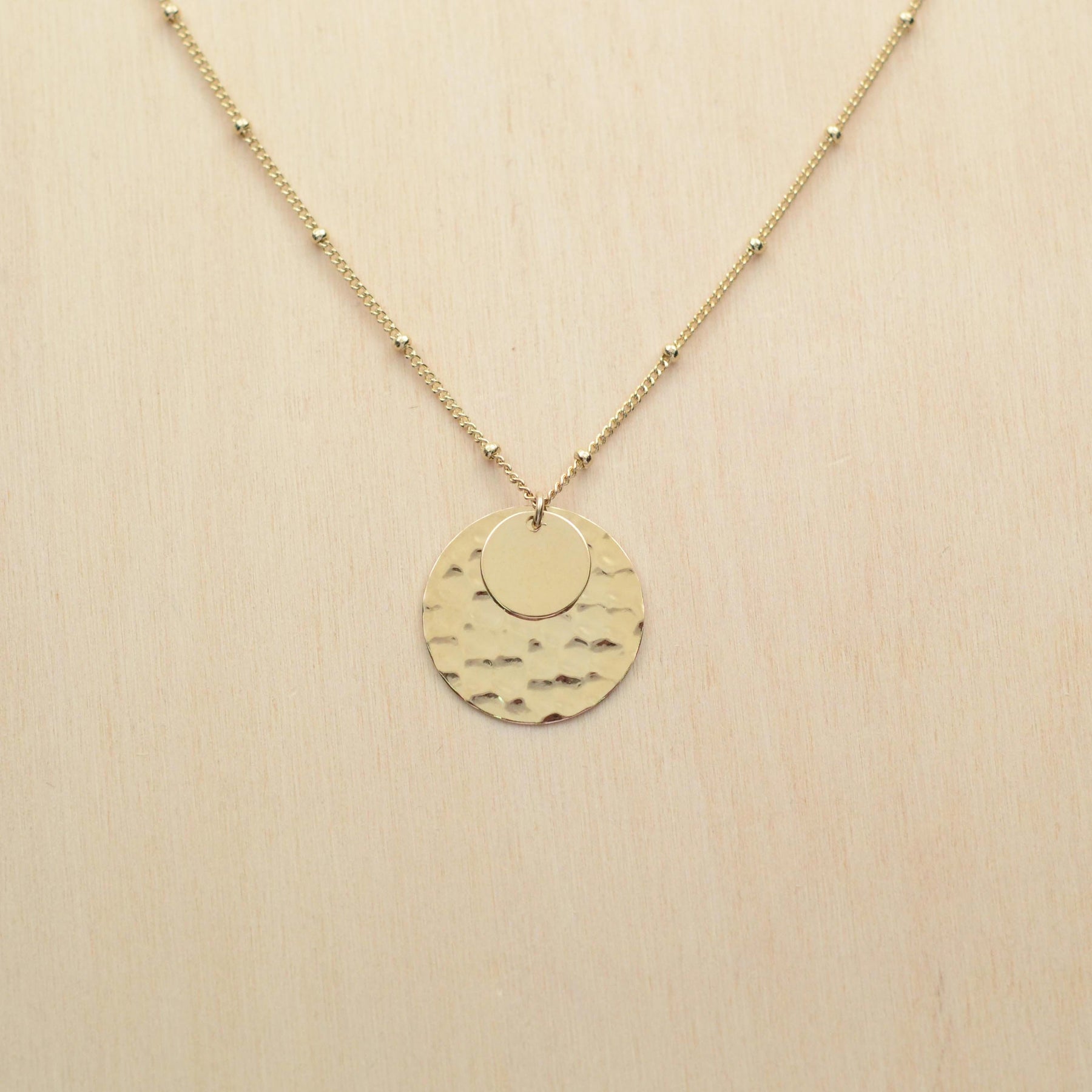 Collier LUNE - plaqué à l'or fin 24 carats - Bijoux fantaisie femme | Votre boutique en ligne de bijoux fantaisie - yukablanc