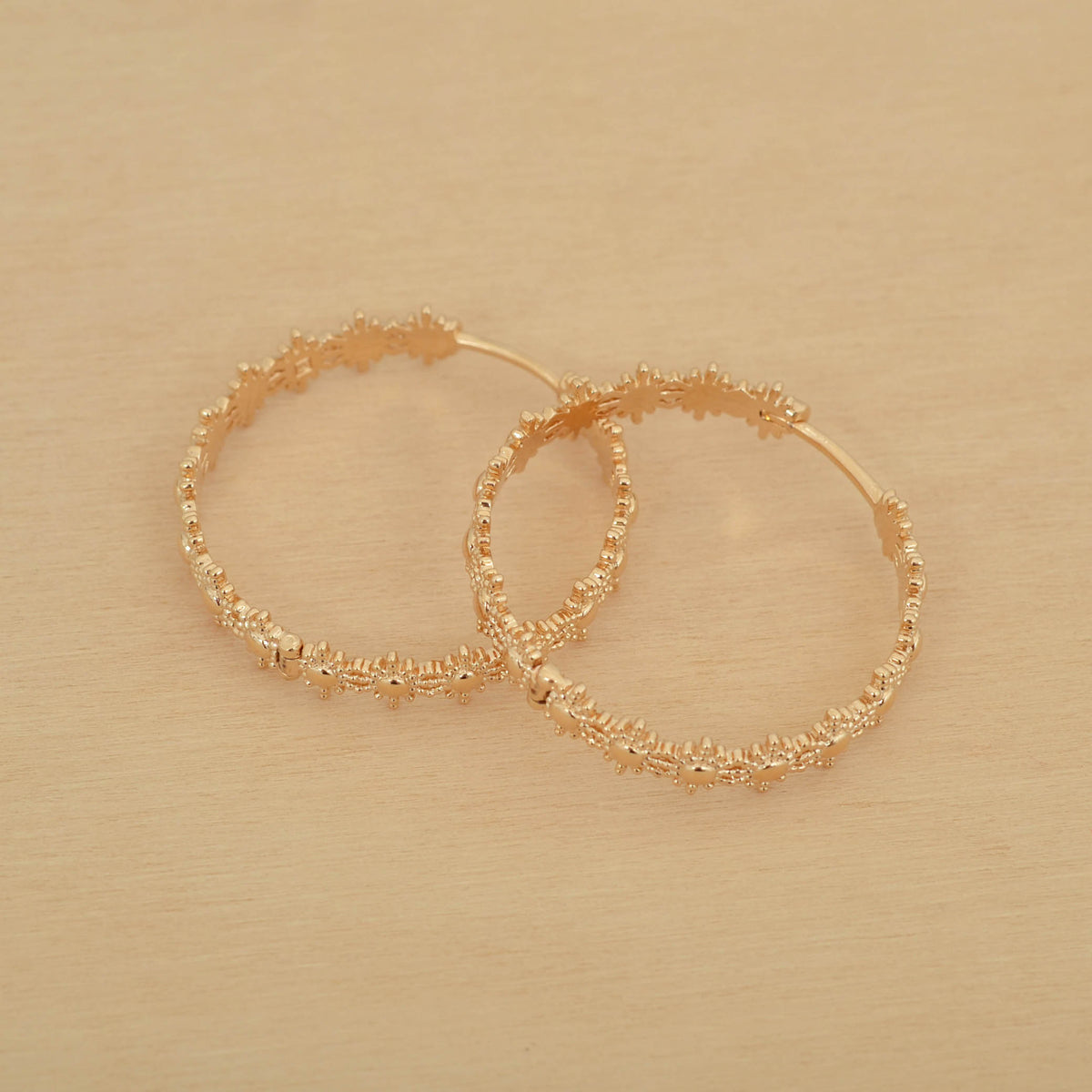 Boucles d'oreille COMÈTE créoles (grandes) - plaqué or