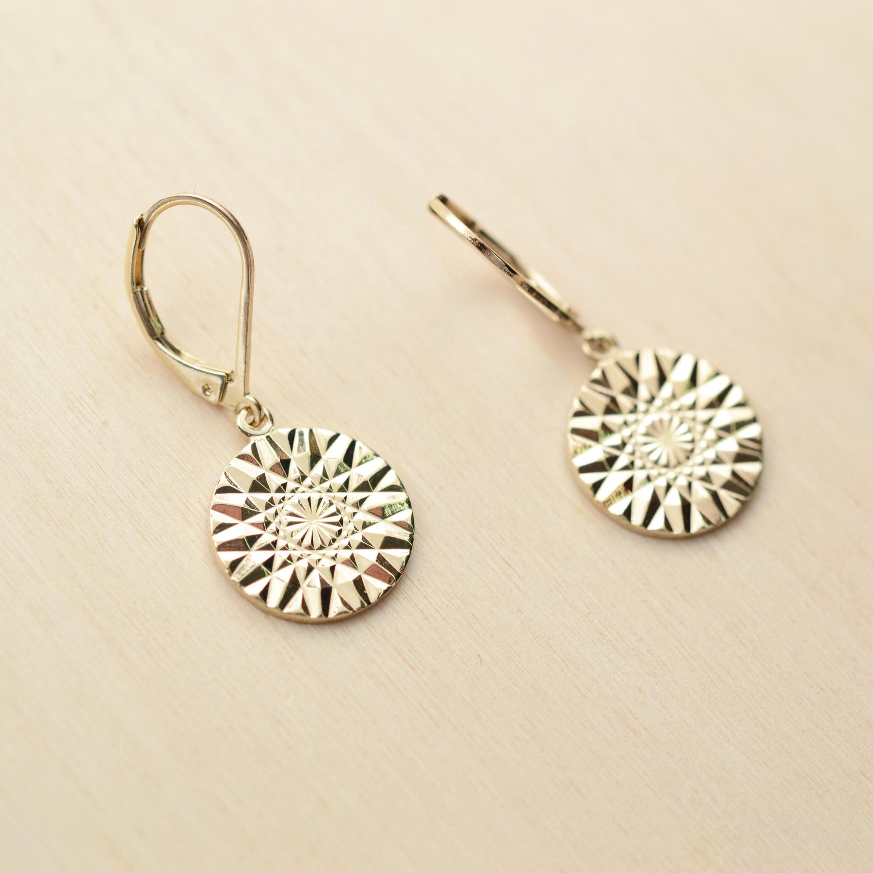Boucles d'oreilles HÉLIOS - plaqué à l'or fin 24 carats - Bijoux fantaisie femme | Votre boutique en ligne de bijoux fantaisie - yukablanc